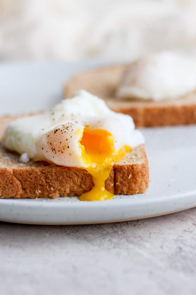Poached egg on a whole wheat toast