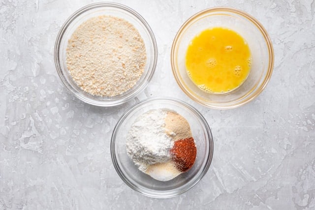 Dredging station: Flour and spices, eggs, panko breadcrumbs