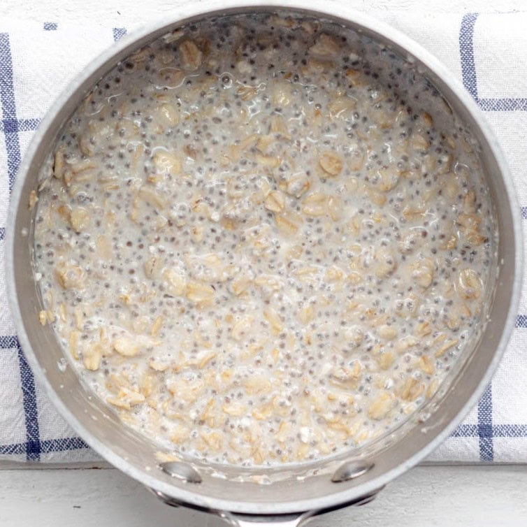 Contents of the oatmeal after absorbing the liquids.