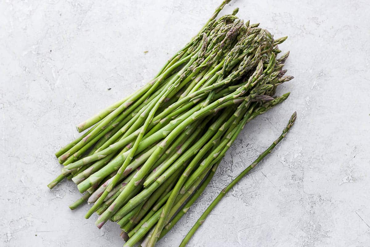 Raw asparagus bunch