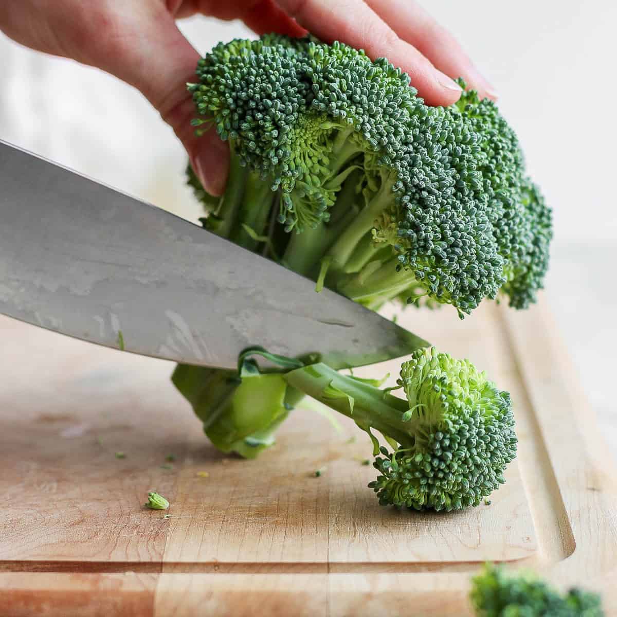 Broccoli head-up on cutting downwards.
