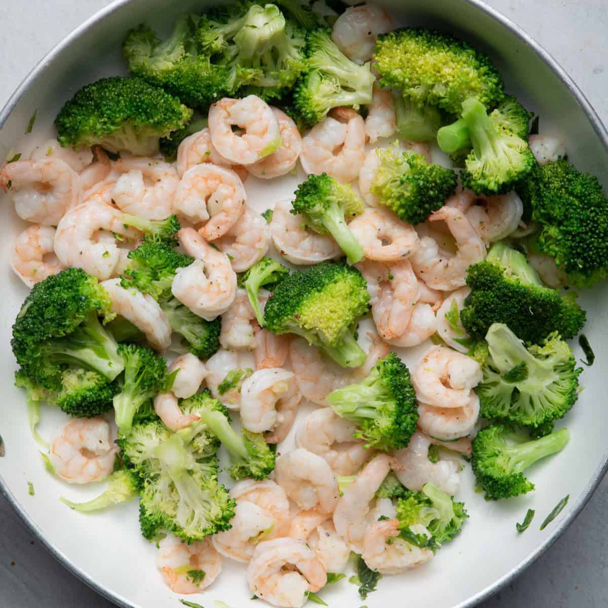 Cooked shrimp before sauce is added.