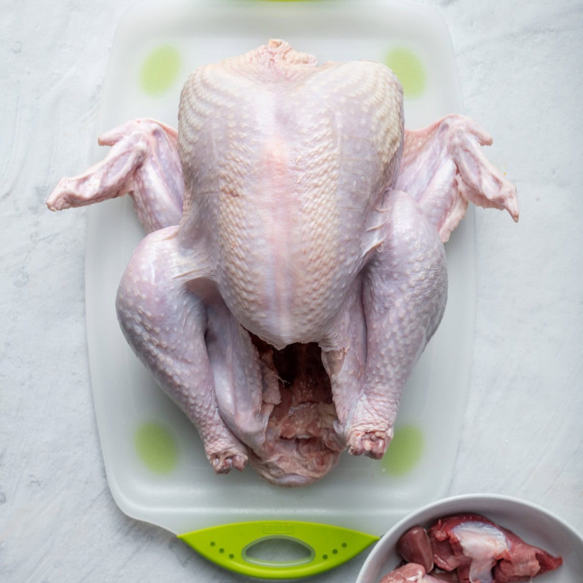Remove neck and giblets.