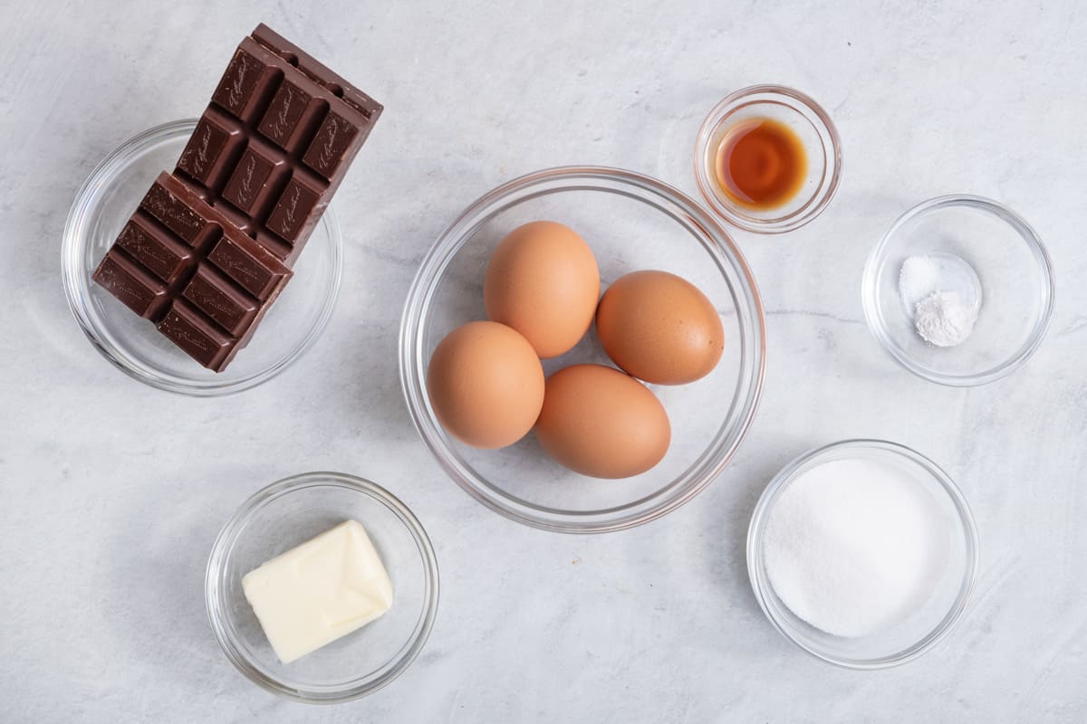 6 ingredients shown for making the recipe