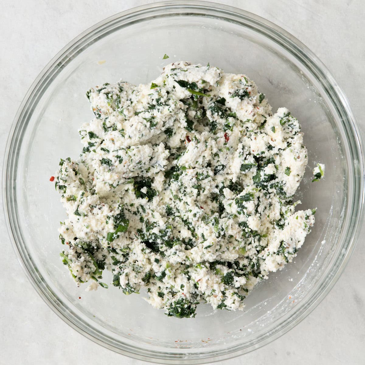 Spinach cheese filling after mixed.
