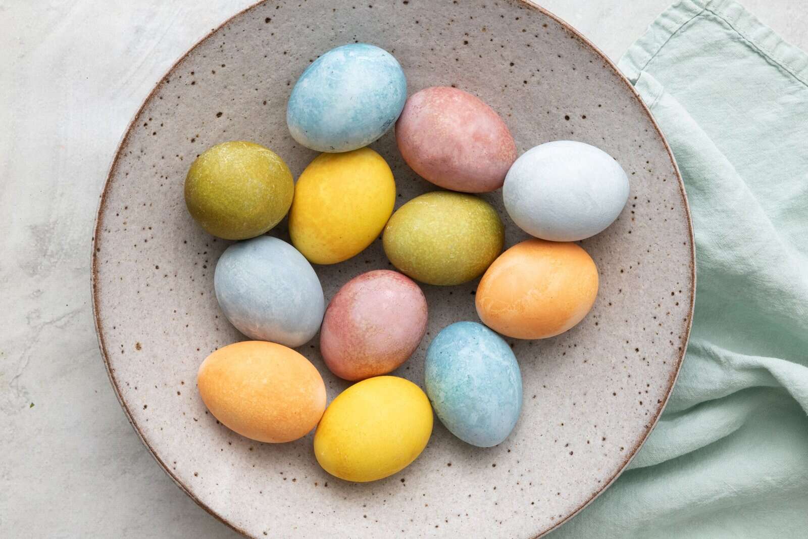 How to dye Easter eggs.