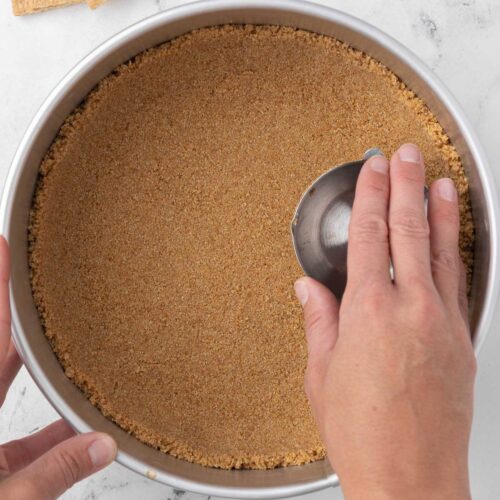 How to make a coconut oil graham cracker crust.