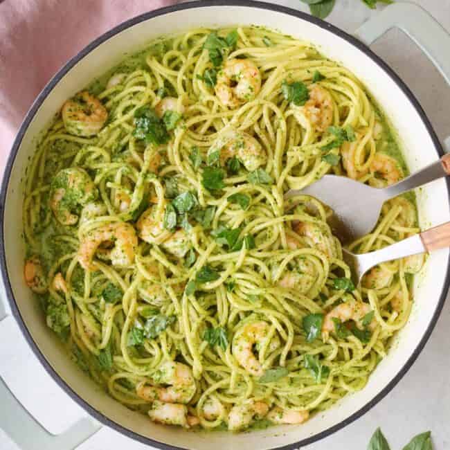 Shrimp pesto pasta in a pot.