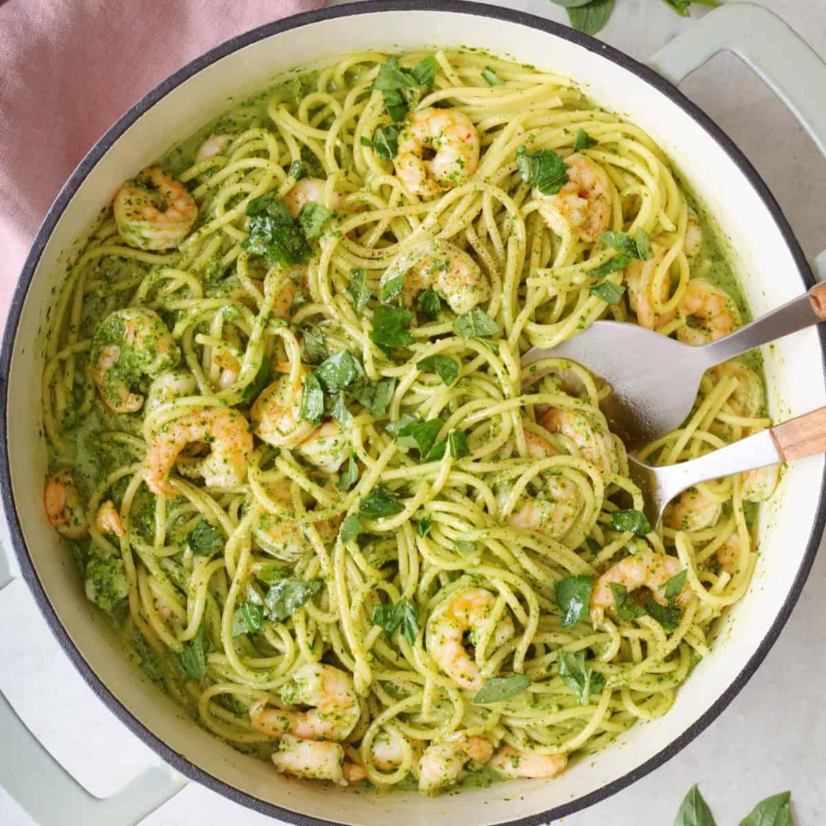 Shrimp pesto pasta in a pot.
