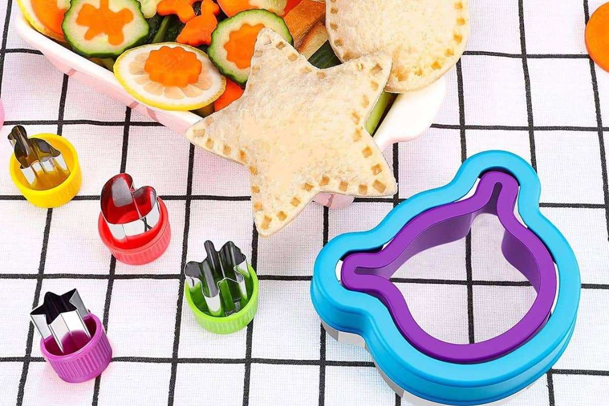 sandwich cutters
