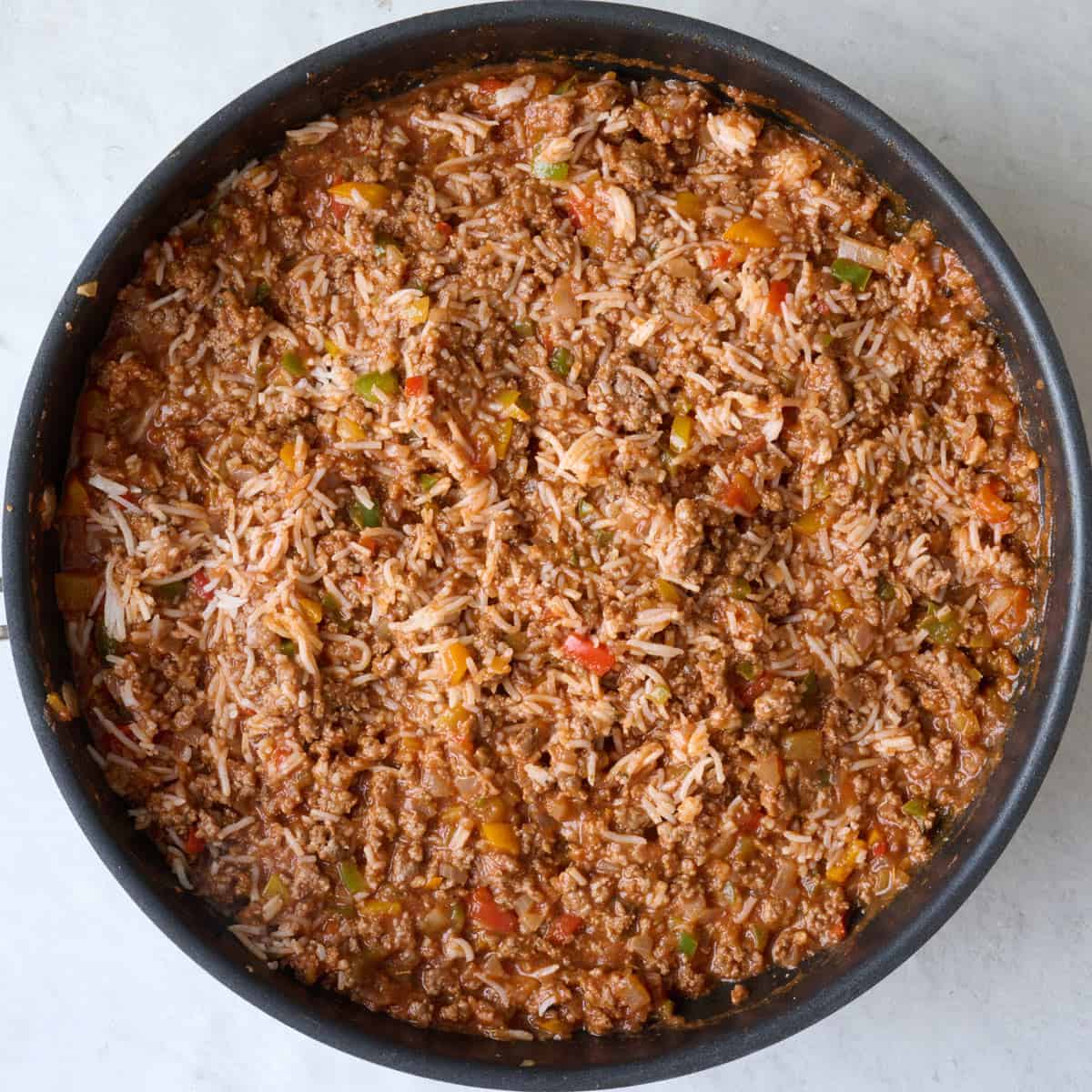 Beef and rice filling after combining.