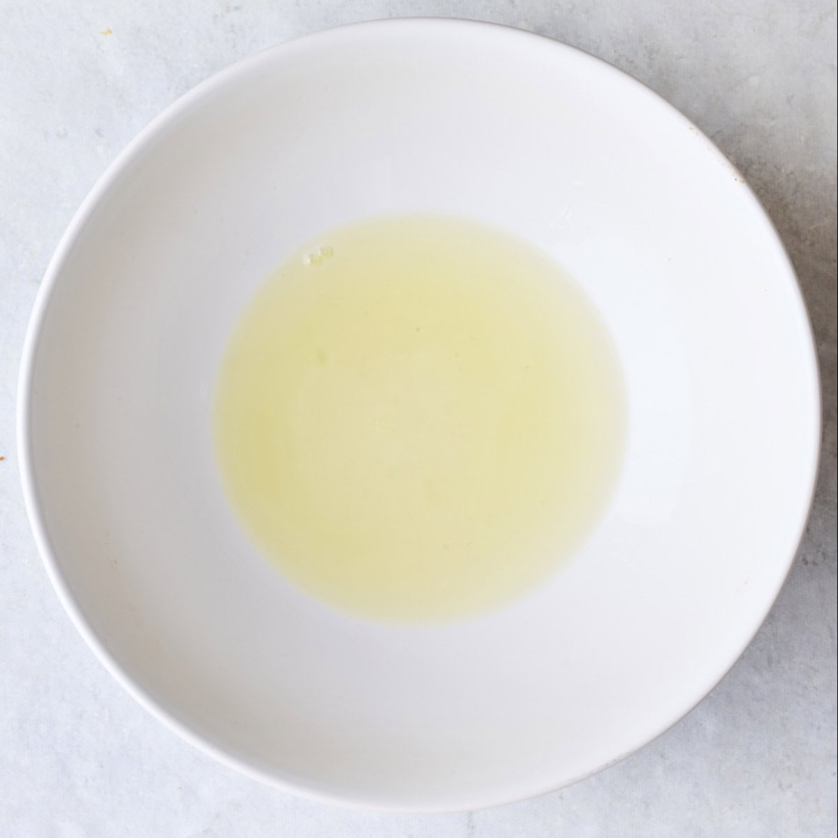 1 egg white and salt in a bowl.