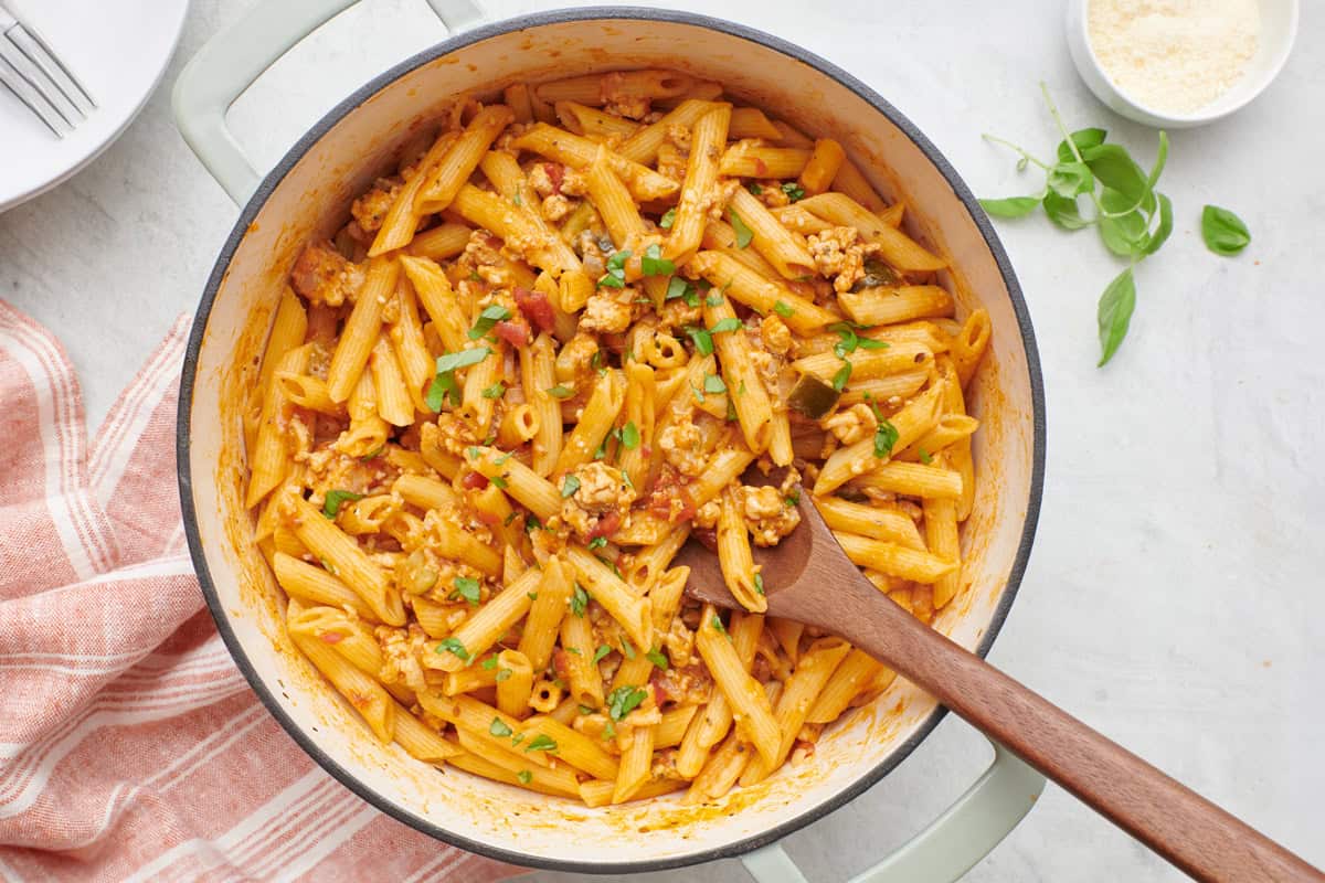 Easy one pot ground turkey pasta.