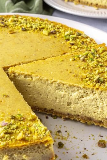 Homemade pistachio cheesecake recipe.