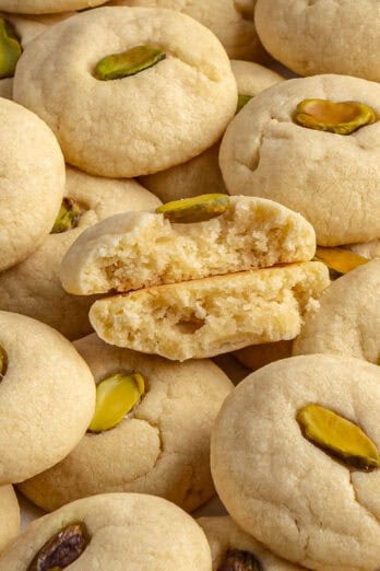 Ghraybeh cookie recipe.